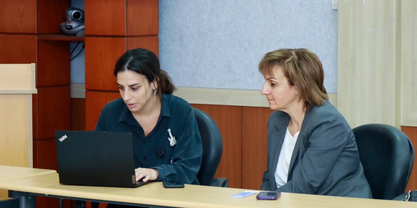  وفد من برنامج منح (فولبرايت) يزور جامعة الحسين بن طلال 